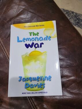 The Lemonade War by Jacqueline Davies - White & Yellow Cover
